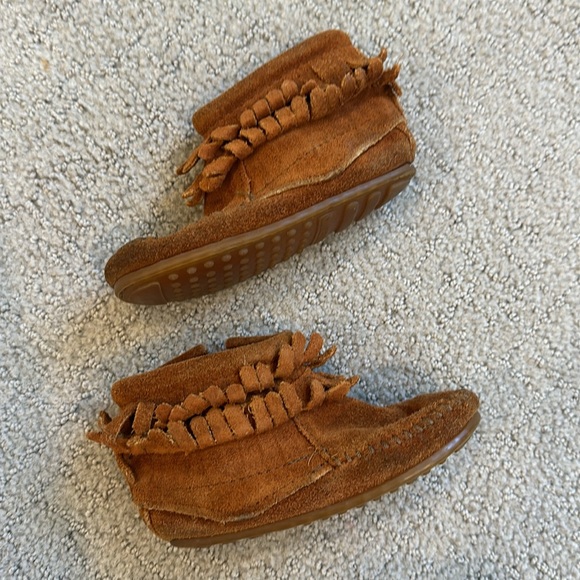 Minnetonka Moccasins - Picture 5 of 8